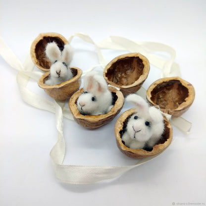 🐰🧸Handmade crochet animal in walnut shell